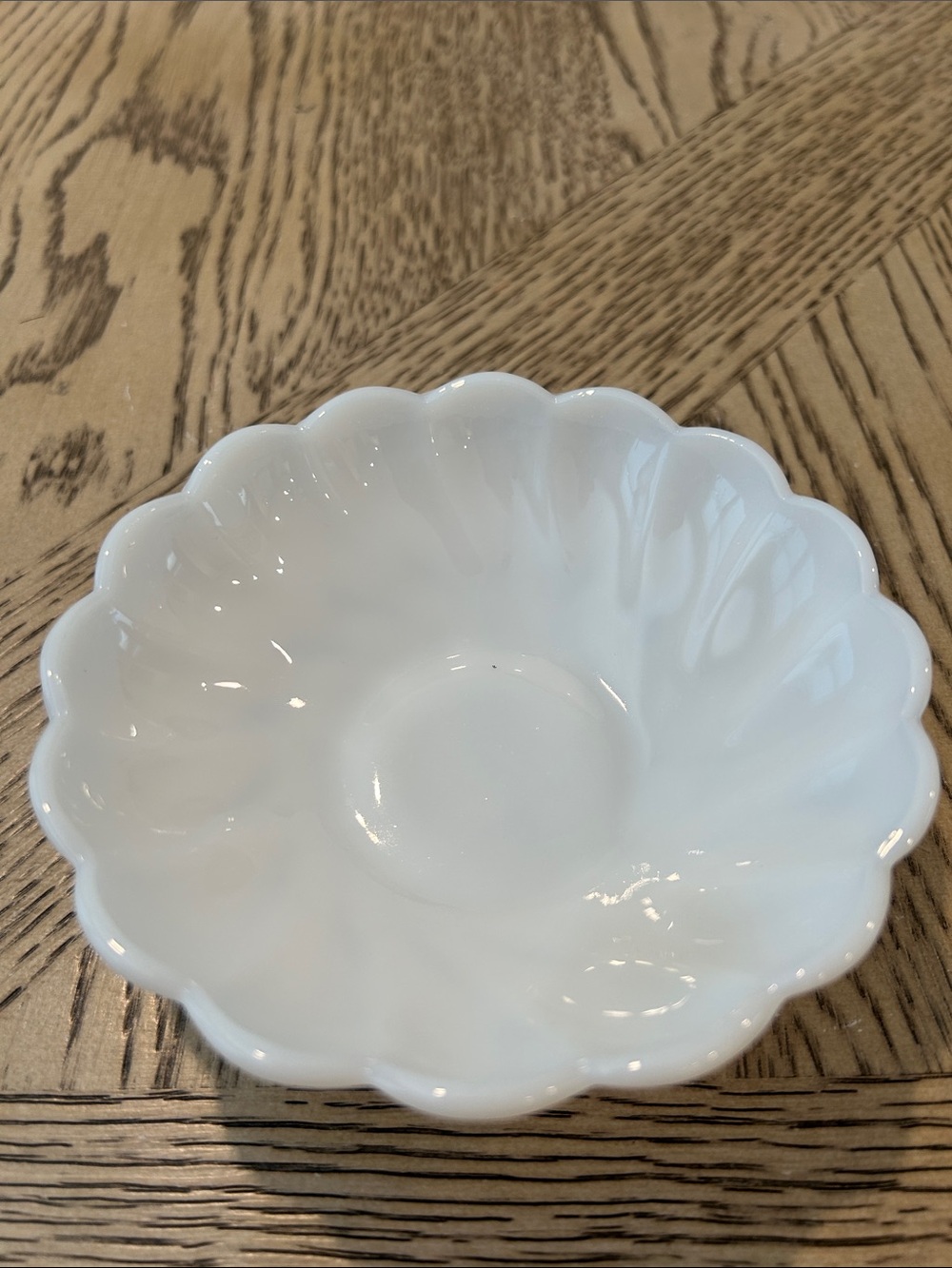 Vintage White Milk glass Scalloped edge Serving Bowl - Home Dining